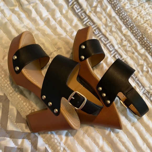 Heels - Picture 3 of 4